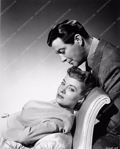 Robert Taylor Audrey Totter on Chaise Lounge The High Wall 4395-17