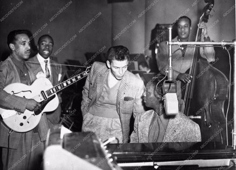 candid Frank Sinatra with King Cole Trio timmie Rogers 4411-06