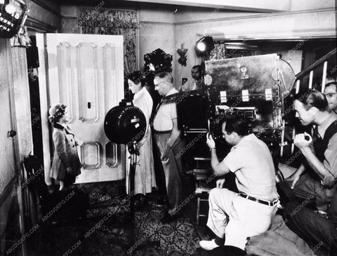 Shirley Temple behind the scenes making a Fox Film 4439-02