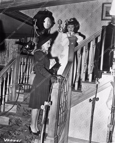 candid Ginger Rogers Shirley Temple behind the scenes 4439-35