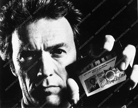 Clint Eastwood flashing his badge film The Enforcer 4544-13
