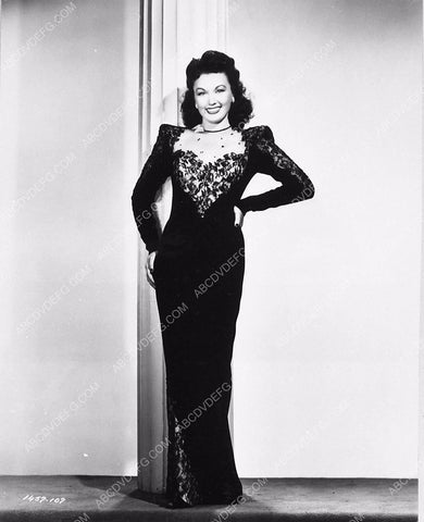 beautiful Ginny Simms full length fashion wardrobe portrait 4565-08