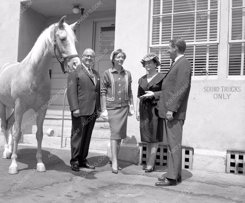 Alan Young Mister Ed behind the scenes studio backlot TV Mr. Ed 45bx01-01