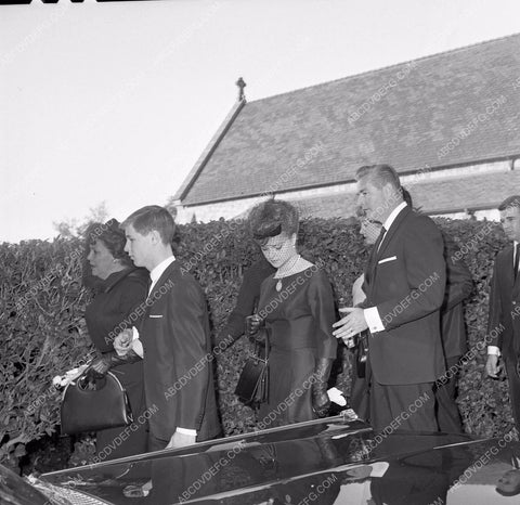 Alan Ladd funeral Sue Carol 45bx01-114