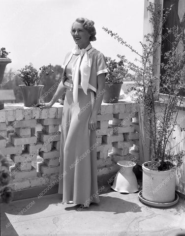 Sally Eilers displays home and fashion for the newspapers 45bx02-57