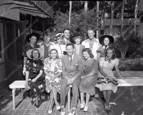 Warren William hosts stars and friends in his backyard 45bx03-02