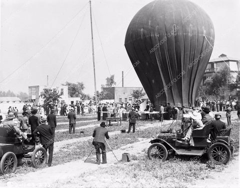 historic Los Angeles carnival or fair Hot Air Balloon demonstration 45bx04-118
