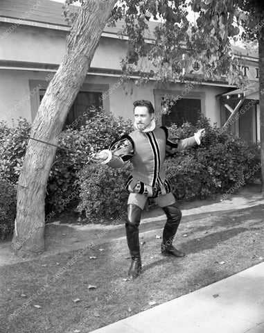 Richard Todd practices fencing at 20th Century Fox Studios 45bx06-155