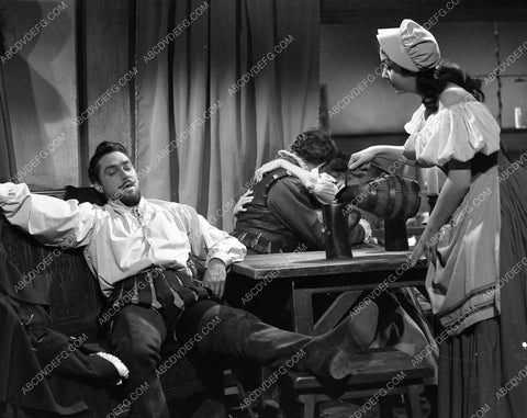 Richard Todd and cast film The Virgin Queen 45bx06-273
