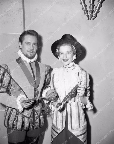 Richard Todd behind the scenes film The Virgin Queen 45bx06-275