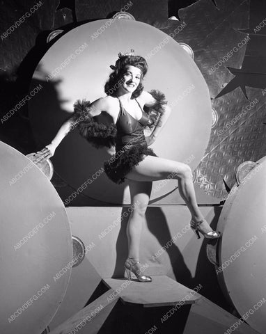 Beryl Wallace sexy pinup cheesecake with giant tambourines 45bx06-297