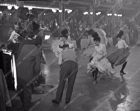 behind scenes filming of musical film Can-Can 45bx07-057