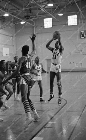 sports photo LACC college basketball v Holywood University 45bx07-144
