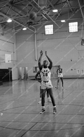 sports photo LACC college basketball v Holywood University 45bx07-154