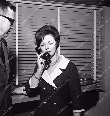 Shirley Temple on the telephone 45bx07-171