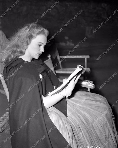 Peggy Cummins behind the scenes film Forever Amber 45fa-16