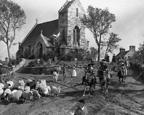 cast shot backlot of Forever Amber 45fa-65