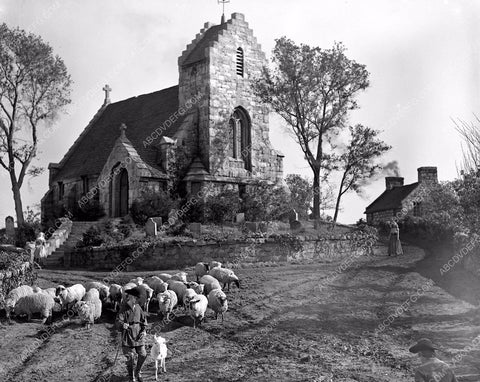 cast shot backlot of Forever Amber 45fa-85