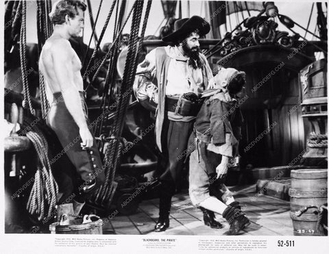 shirtless Keith Andes Robert Newton film Blackbeard the Pirate 4623-28