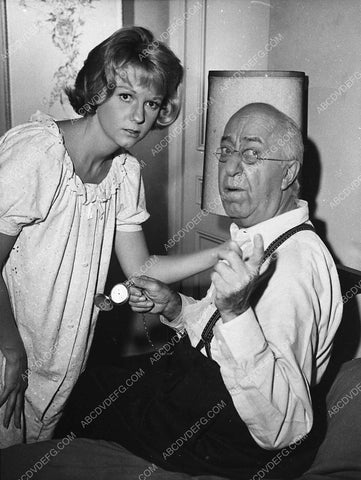 Carolyn Kearney Ed Wynn TV The Twilight Zone ep 90 Years Without Slumbering 4651-12