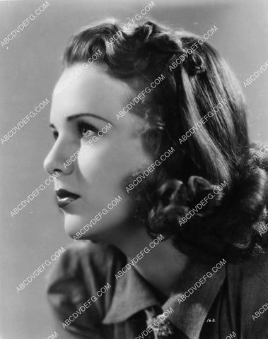 beautiful Deanna Durbin profile 4930-33