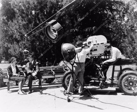 candid Loretta Young Ricardo Cortez behind the scenes Clive of India 4935-33