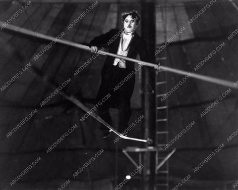 Charlie Chaplin walks the tightrope film Limelight 4b09-007