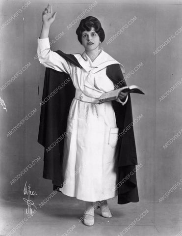 news photo Aimee Semple McPherson portrait 4b09-081