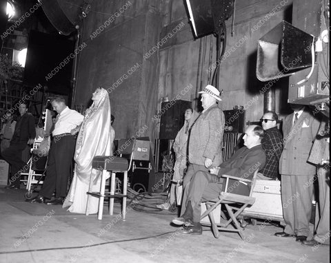 studio soundstage behind the scenes filming 4b09-215