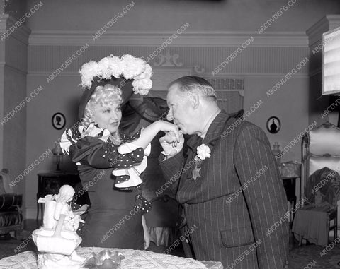 W.C. Fields meets Mae West on set My Little Chickadee 4b09-224