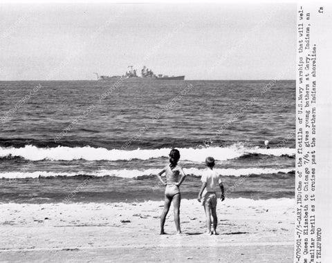 kids watch navy ship in Gary indiana 4b09-239
