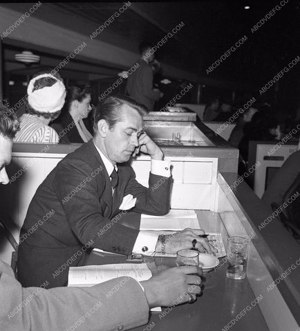 Alan Ladd attends Louis B Mayer horse auction financial woes 4b09-403