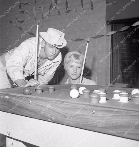 Chris Mitchum and babe enjoy game of snooker 4b09-409