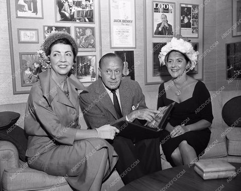 Jack Benny and Life Lighters (that is one awful hat) 4b09-523
