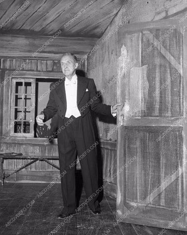 bag says McGiveny live stage play Blackouts 4b09-552