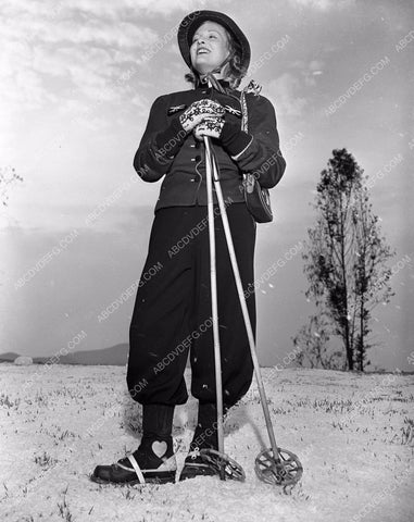 actress Whitney Bourne snow skiing shoot 4b09-579