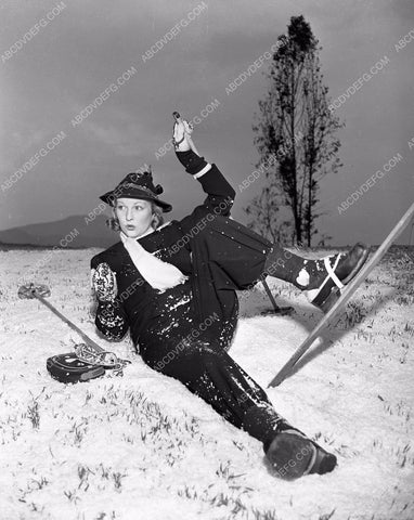 actress Whitney Bourne snow skiing shoot 4b09-587