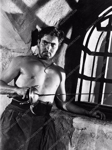 shirtless Tyrone Power film The Black Swan 4b09-606