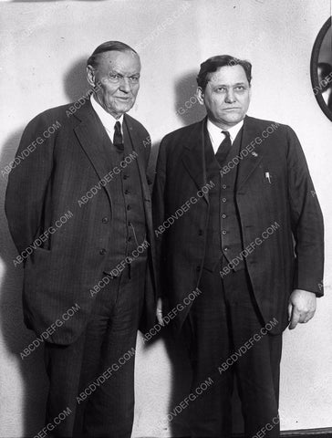 attorney Clarence Darrow and I don't know who 4b10-159