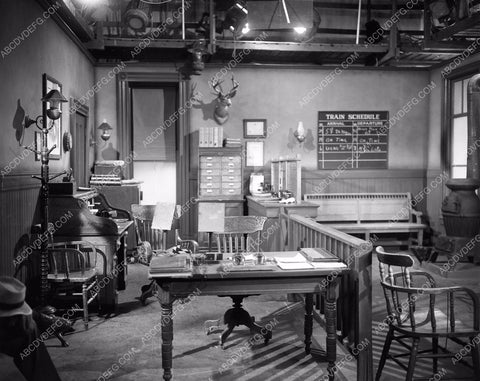 Republic Studios sets TV show Stories of the Century 4b10-189