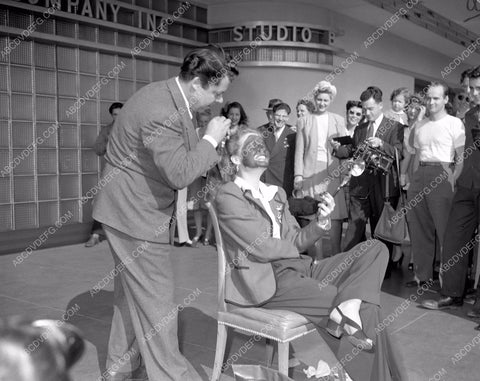 Ann Sheridan loses bet mud on face I Voted for Dewey sign on car 4b10-409