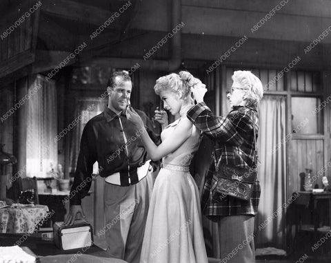 Janet Leigh makeup check hair touch up behind the scenes 4b10-644