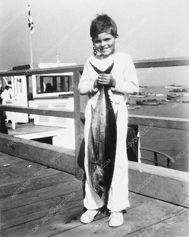 Dickie Moore goes fishing and catches a big one 5073-03