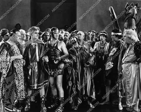 Ramon Novarro and cast silent film Ben Hur 5267-04