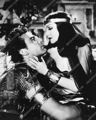 Henry Wilcoxon Claudette Colbert film Cleopatra 5267-11