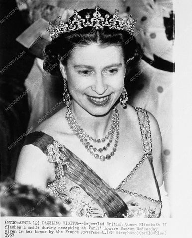 news photo Queen Elizabeth 5454-16