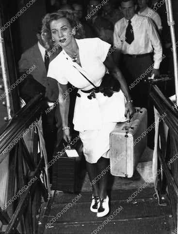 candid news photo Carole landis goes on vacation via ship 5481-01