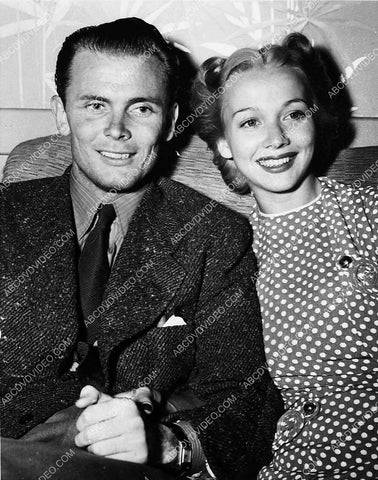 Carole Landis and Willis J Hunt Jr (I think) 5481-12
