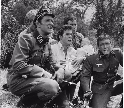 Ron Harper Cesare Danova Rudy Solari Christopher Cary Brendon Boone TV Garrison's Gorillas 5599-08