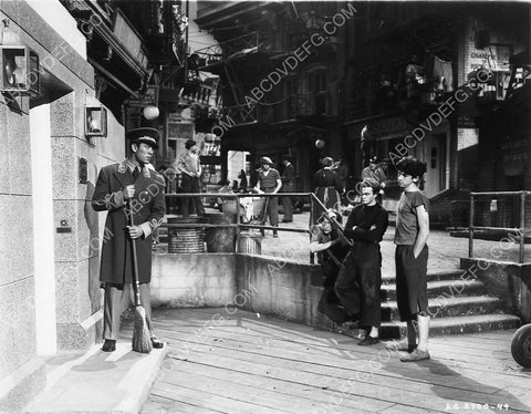 Ward Bond Leo Gorcey film Dead End 5611a-28